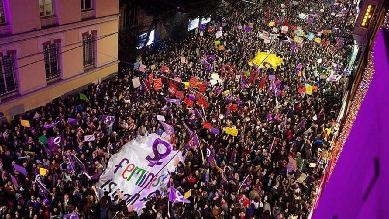 8 MART: ÇİÇEK BUKETLERİNDEN MOR KURDELELERE GERÇEKLER